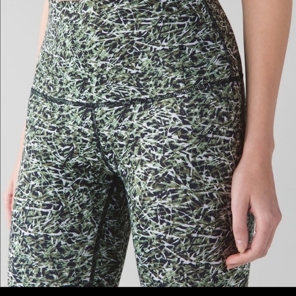 Lululemon Wunder Under Crop Full-On Luxtreme Mini Ripple Desert Olive - Picture 2 of 10